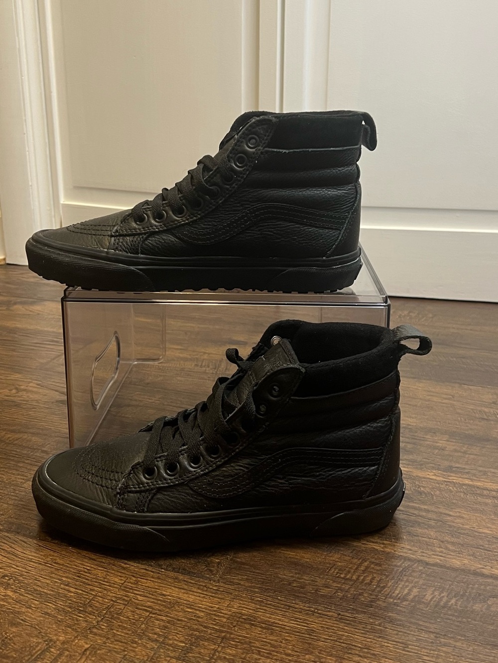 Vans Unisex SK-8 Hi Leather Sneakers - Black Size Men’s 6.5 Women’s 8